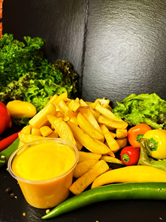 Frytki belgijskie z sosem cheddar